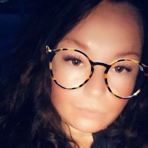 Meet your Posher, Jenn